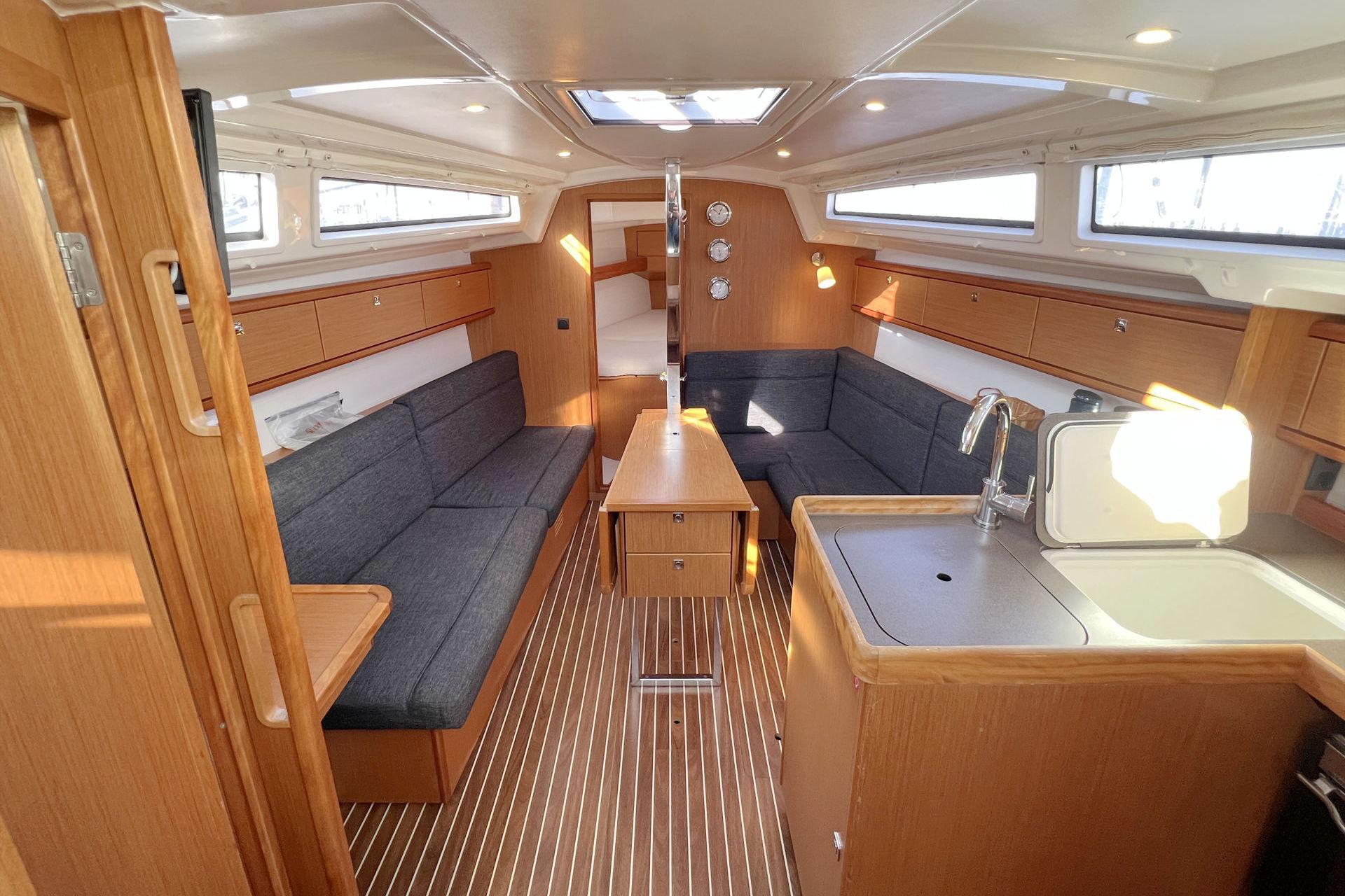 Bavaria Cruiser 33, picture 12