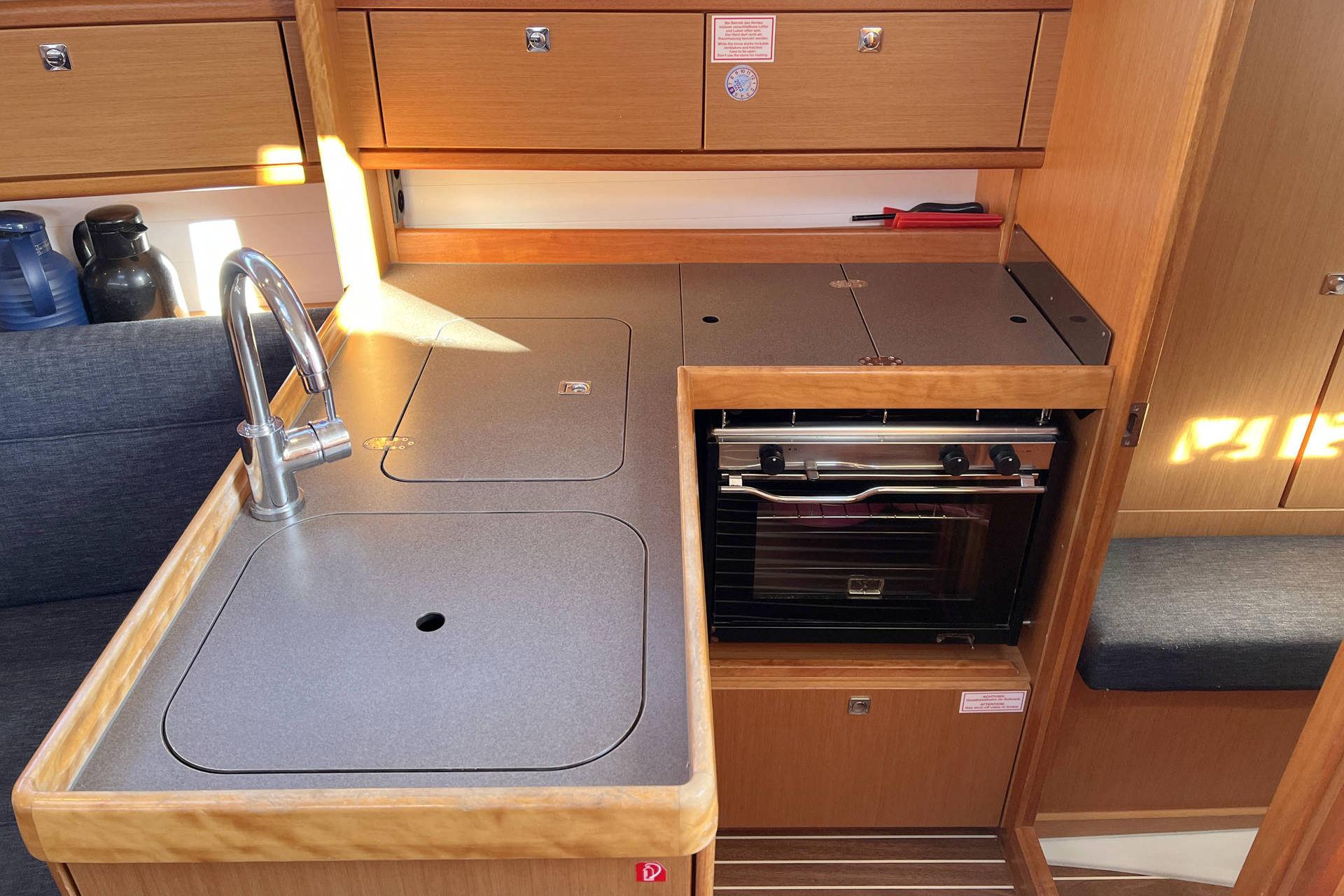 Bavaria Cruiser 33, picture 13