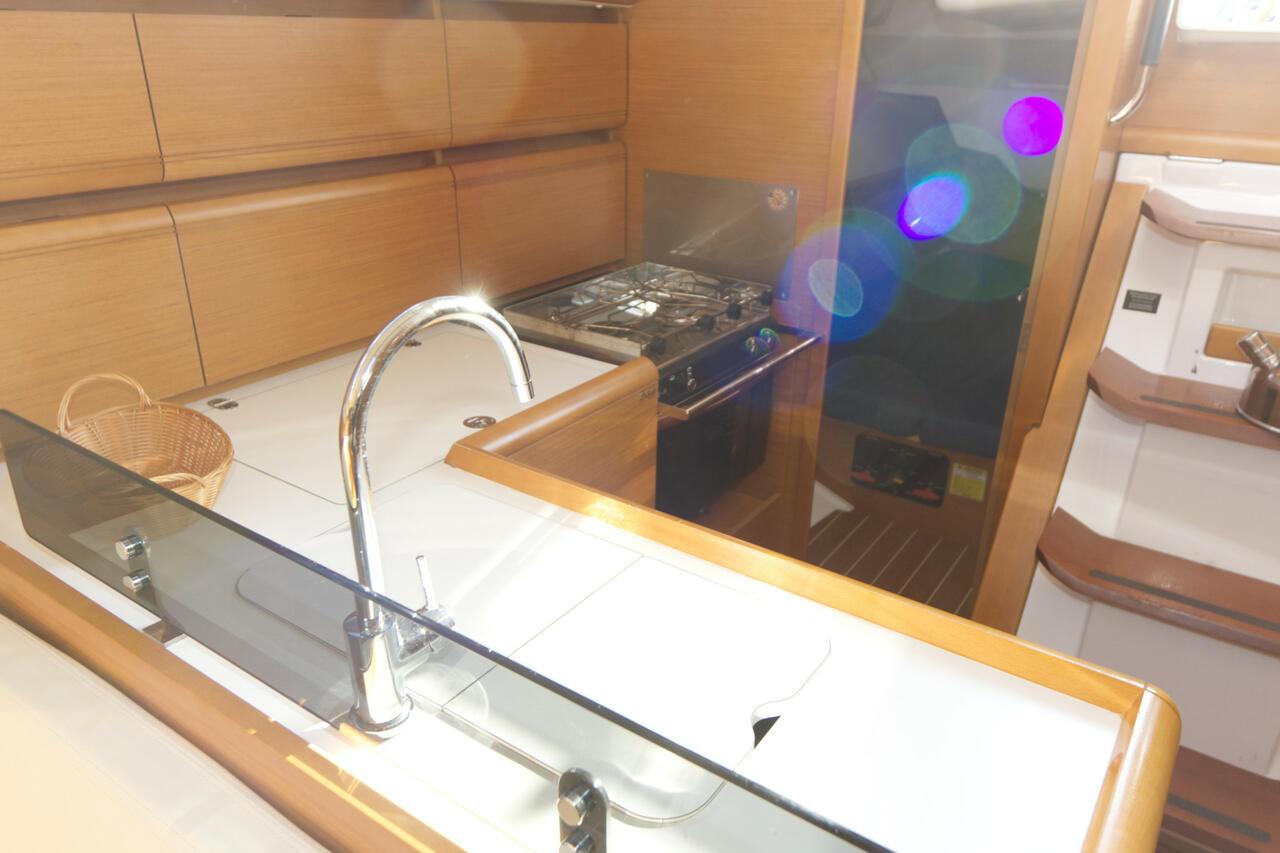 Sun Odyssey 379, picture 12