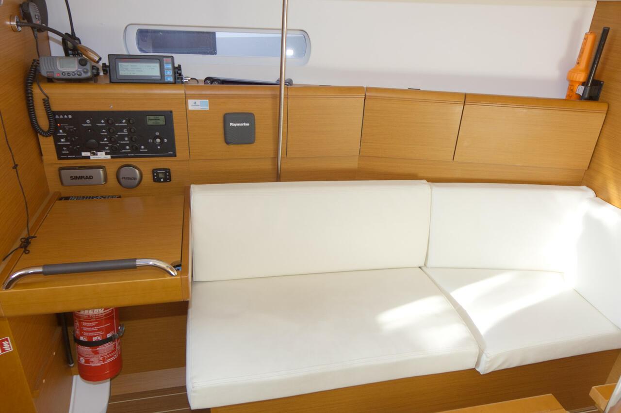Sun Odyssey 379, picture 11