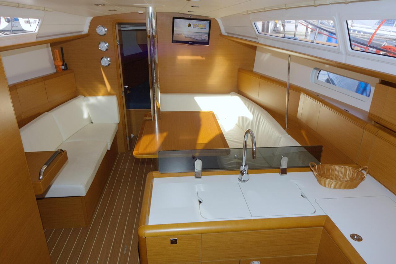 Sun Odyssey 379, picture 10