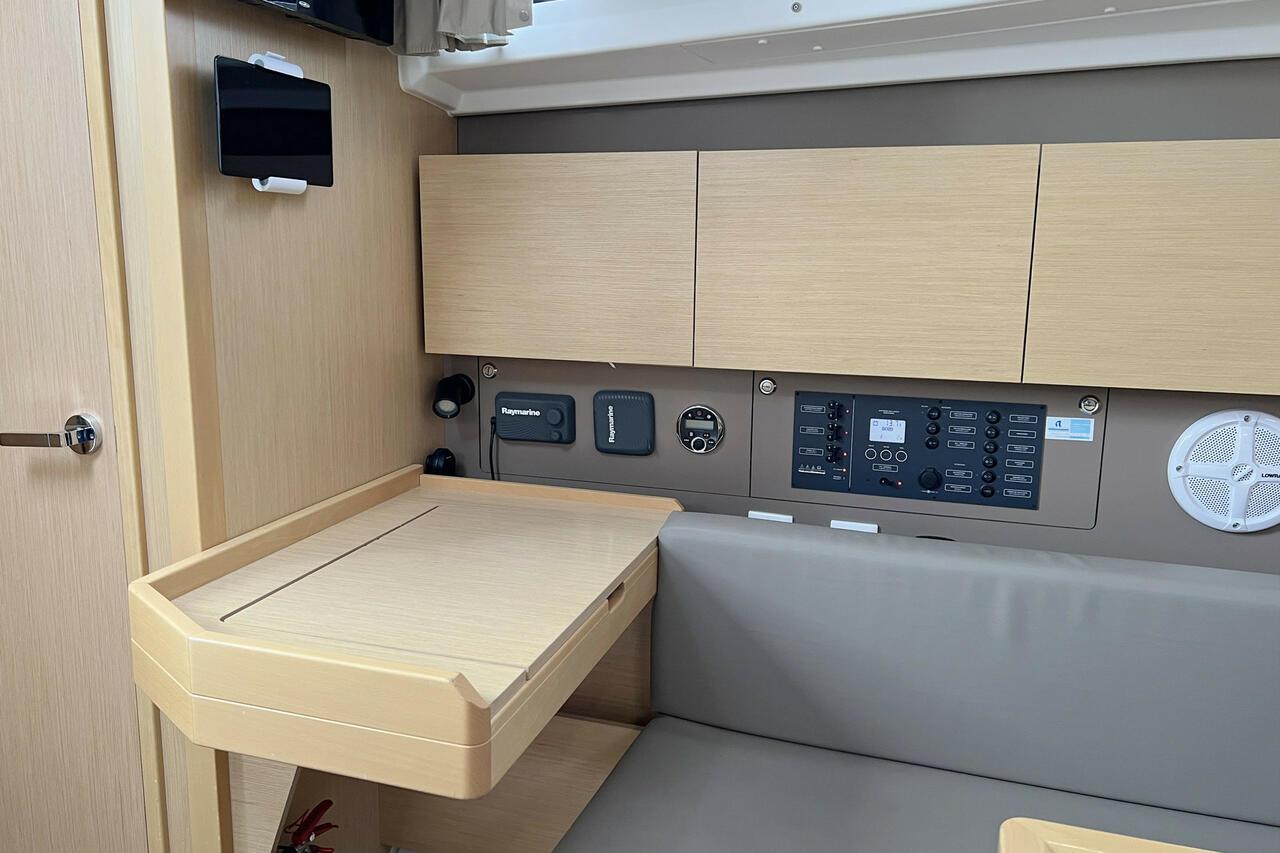 Oceanis 38 - 3 cab., picture 14