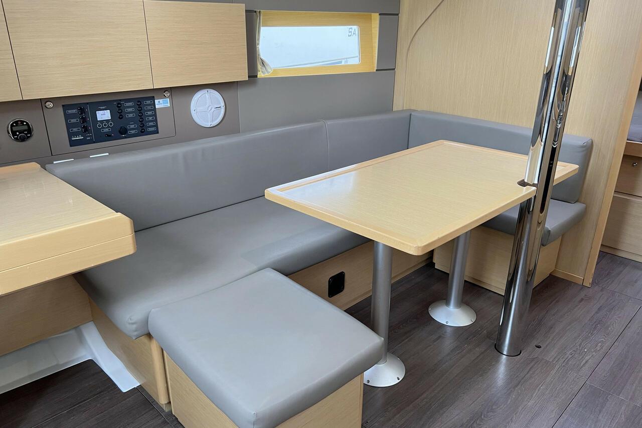 Oceanis 38 - 3 cab., picture 16