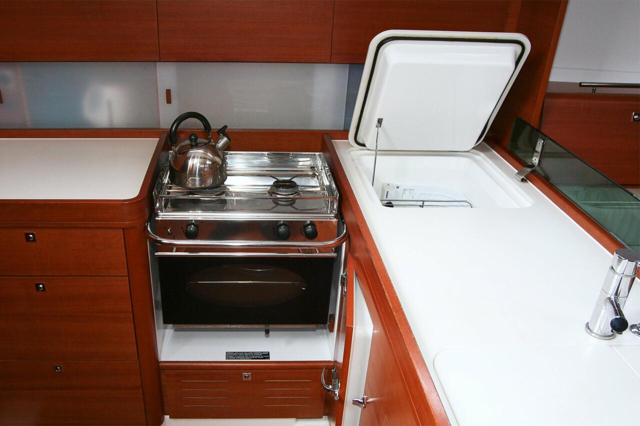 Dufour 40E, picture 13