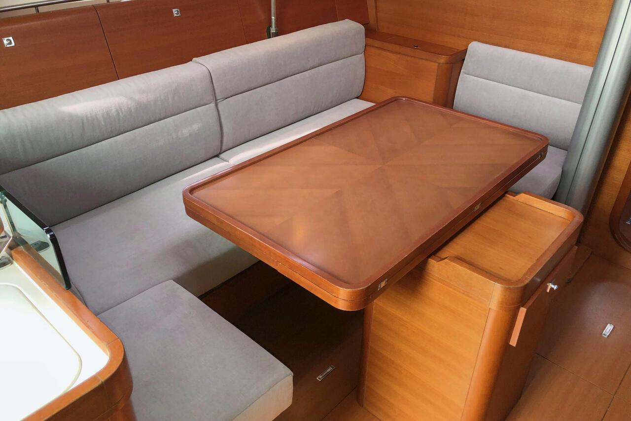 Dufour 40E, picture 12
