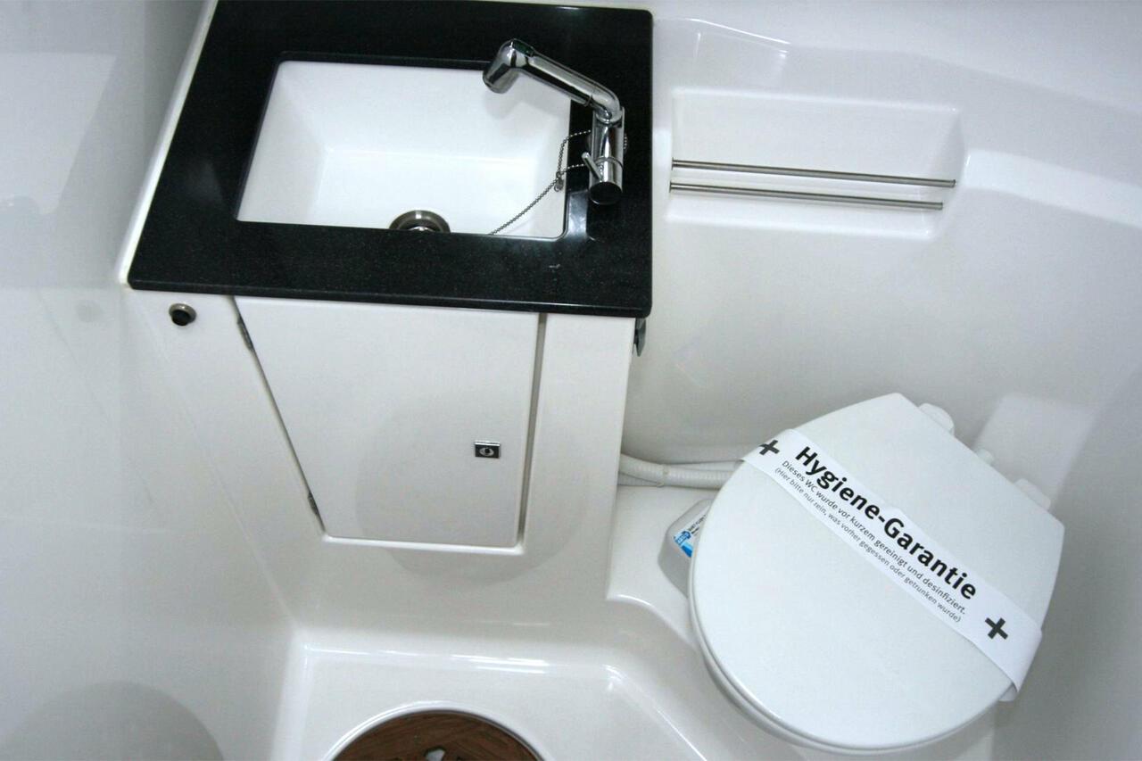 Dufour 40E, picture 17