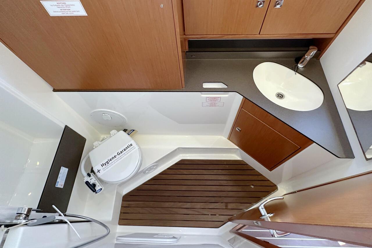 Bavaria Cruiser 33, picture 17