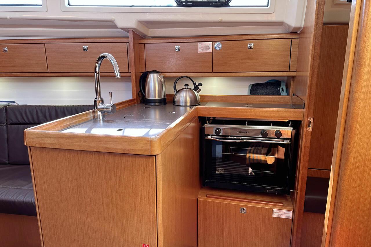 Bavaria Cruiser 33, picture 12