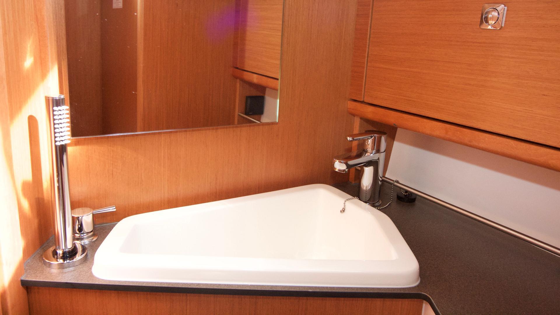 Bavaria Cruiser 34, picture 19