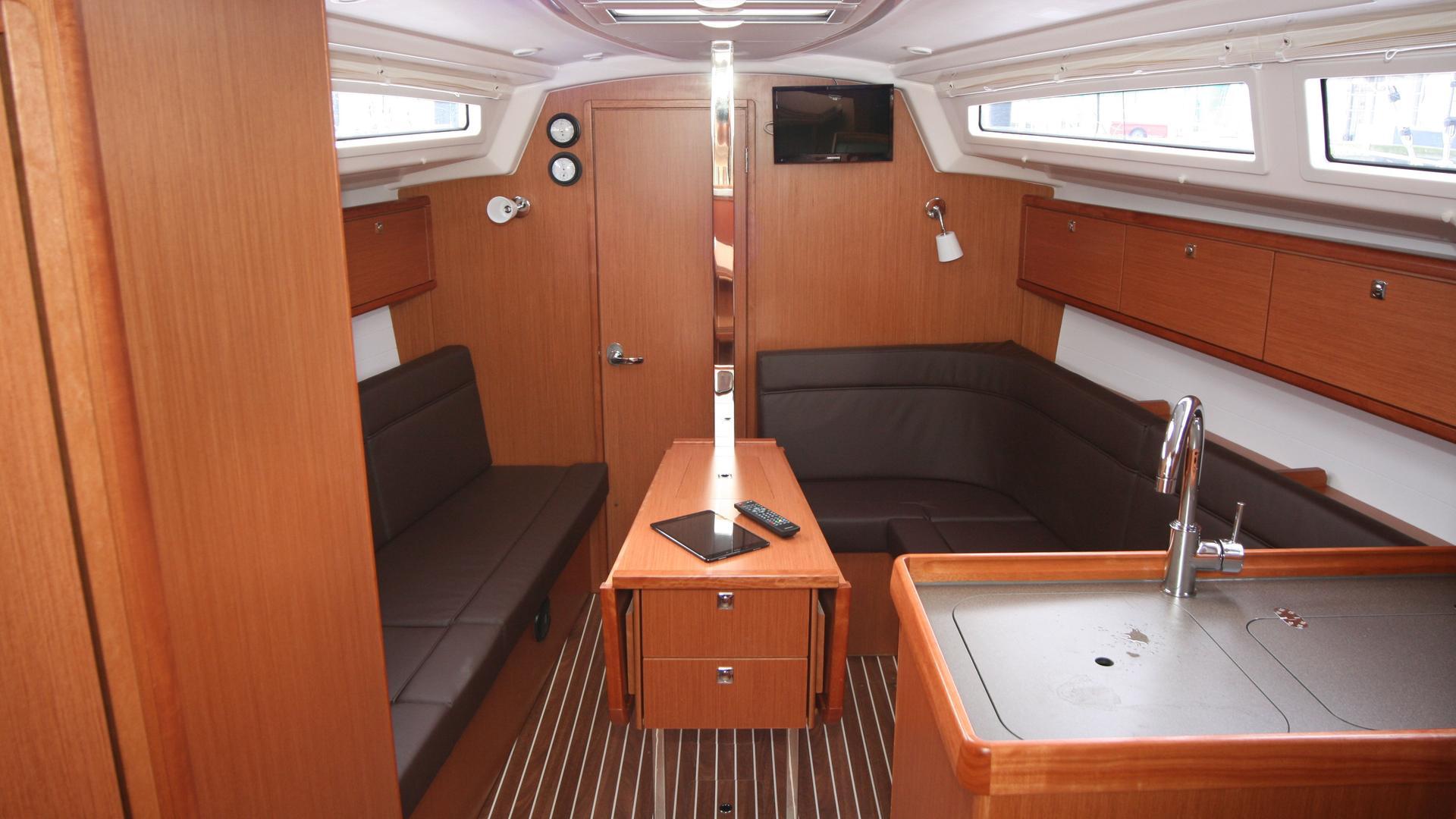 Bavaria Cruiser 34, picture 11