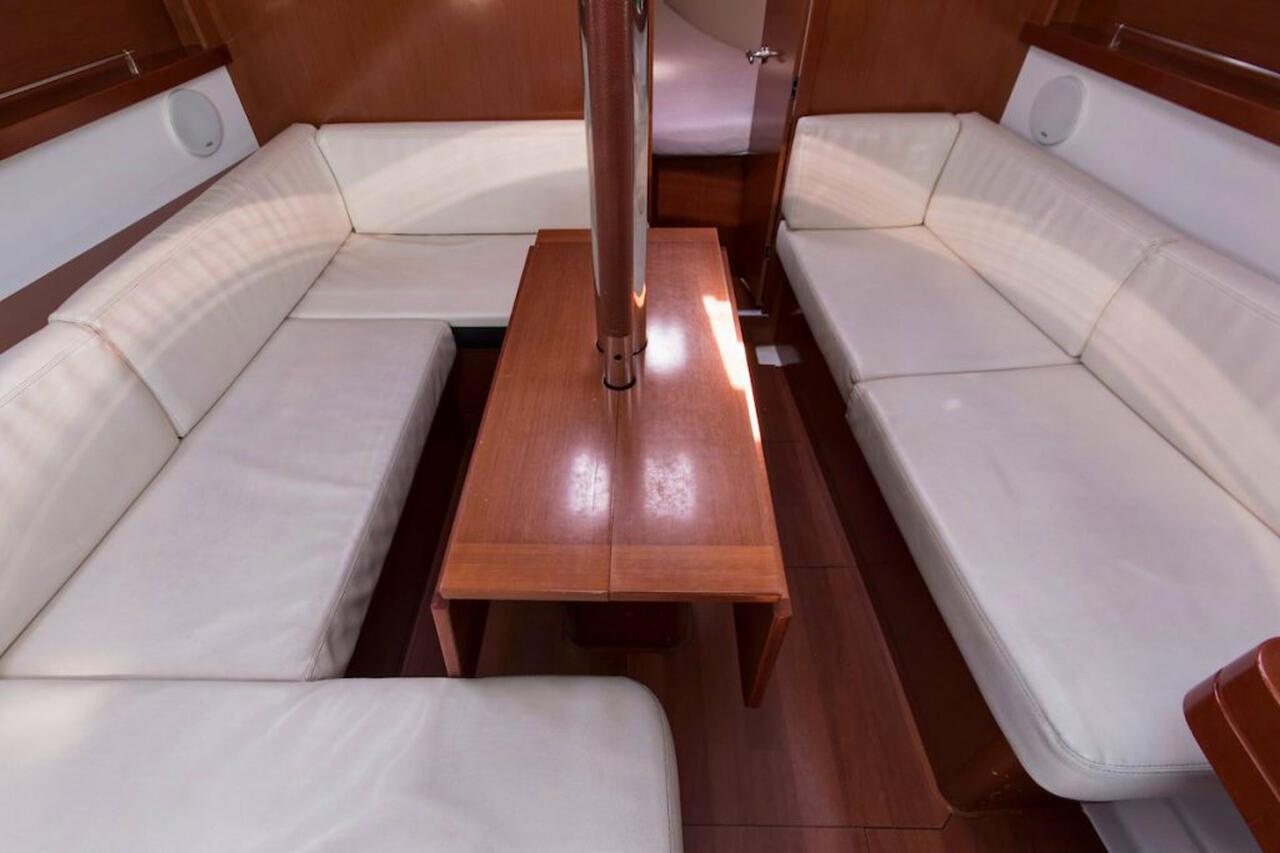 Oceanis 34.2, picture 10