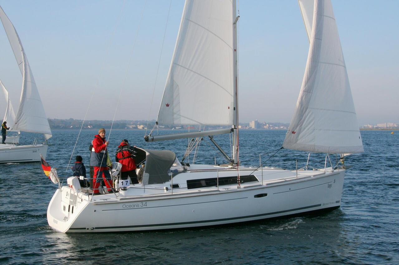 Oceanis 34.2, picture 7