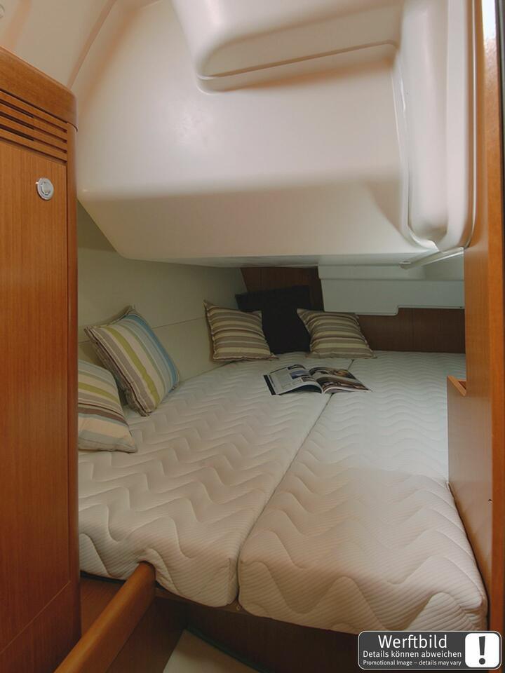 Oceanis 34.2, picture 13