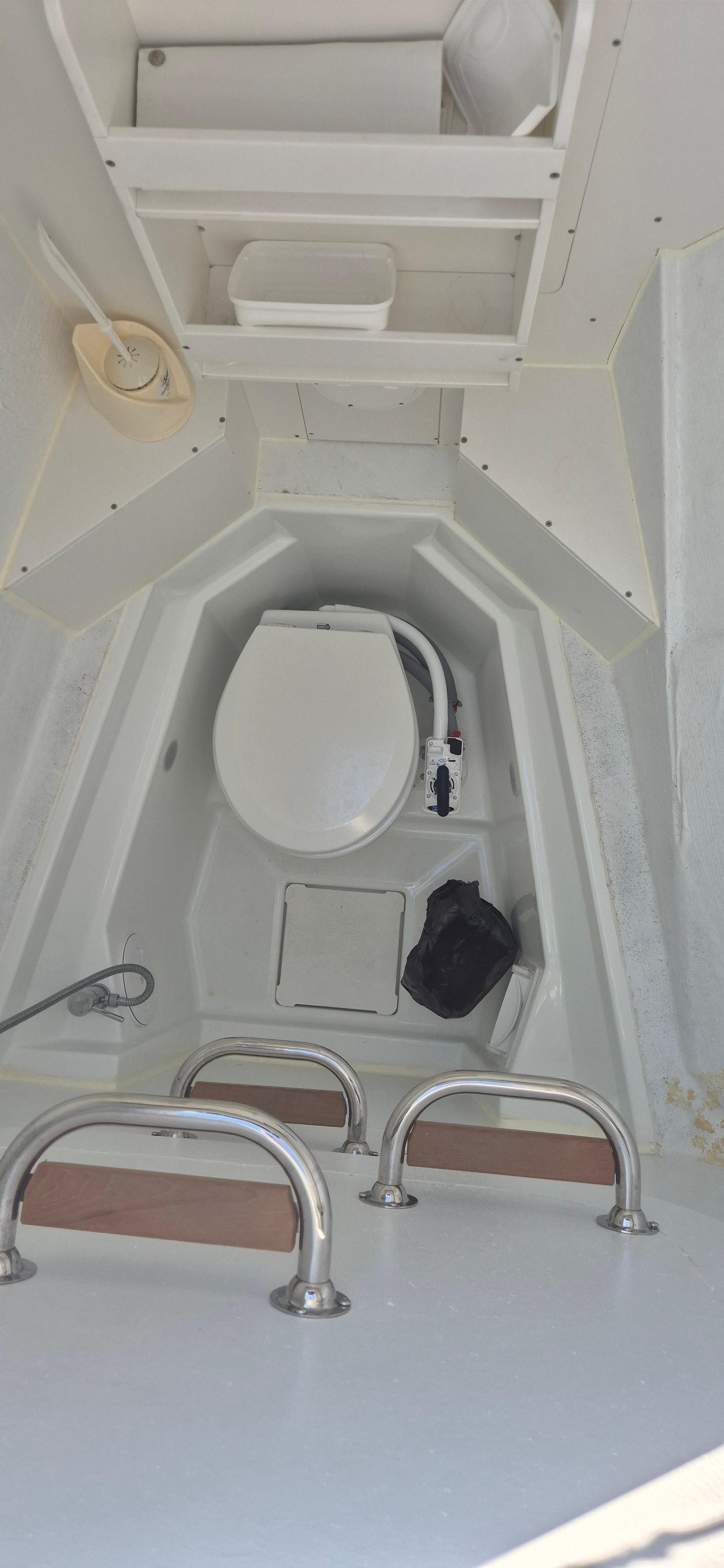 Bali 4.6 - 4 + 1 cab., picture 18