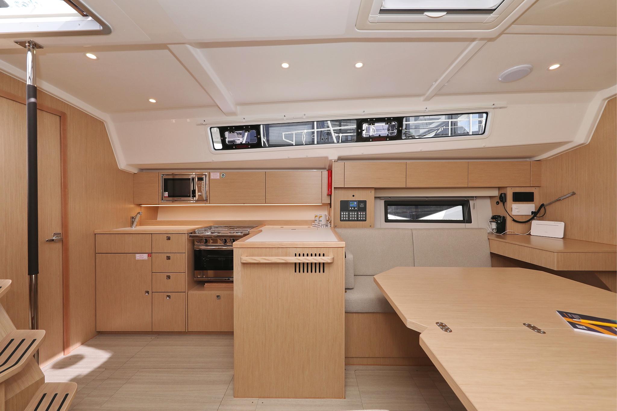 Bavaria C42, picture 20