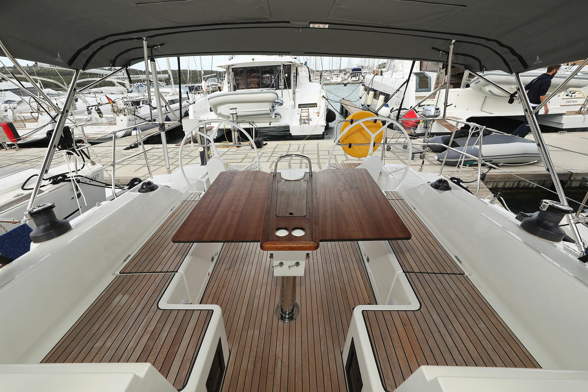 Bavaria C42, picture 9