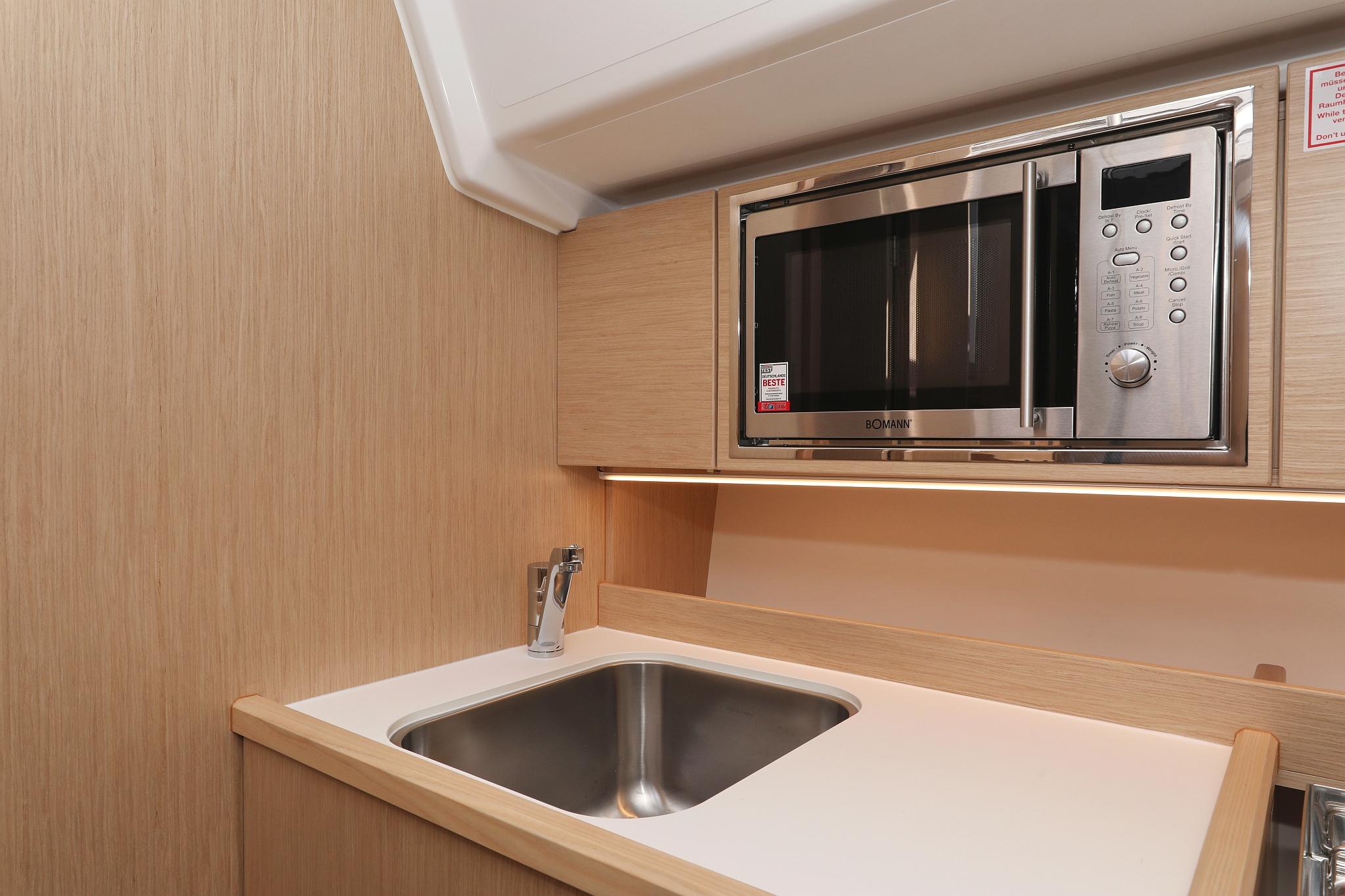 Bavaria C42, picture 41