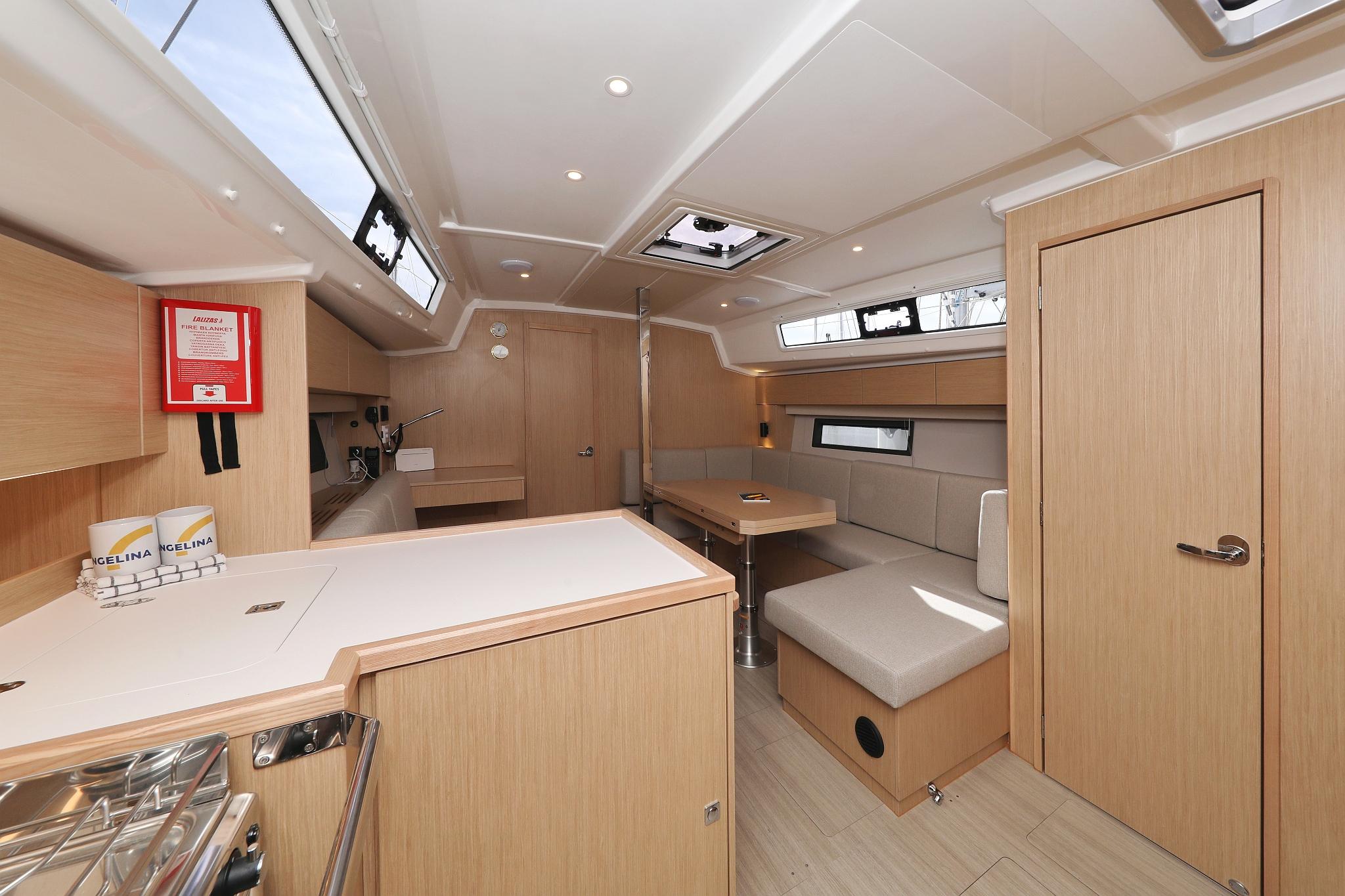 Bavaria C42, picture 14