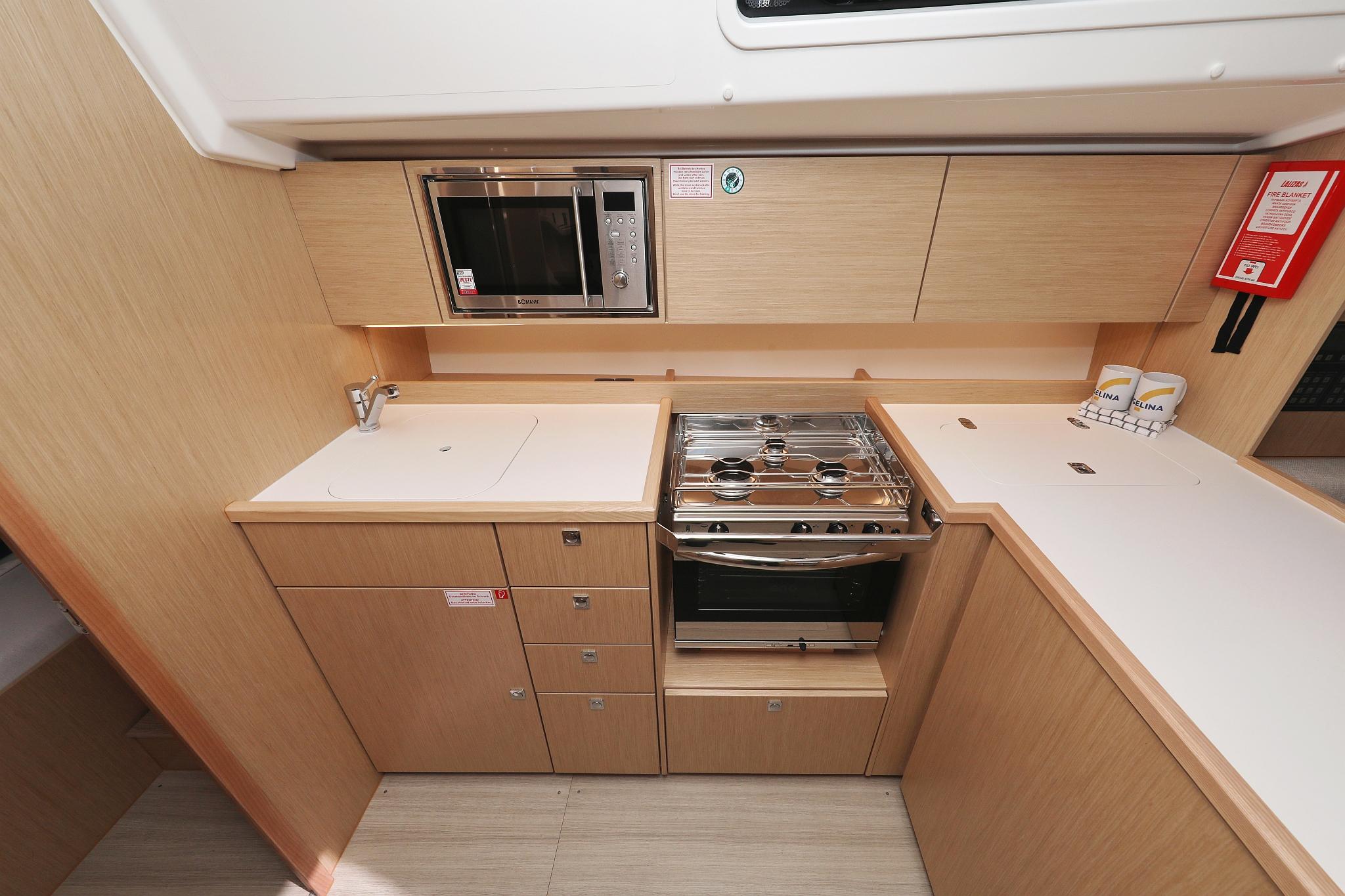 Bavaria C42, picture 40