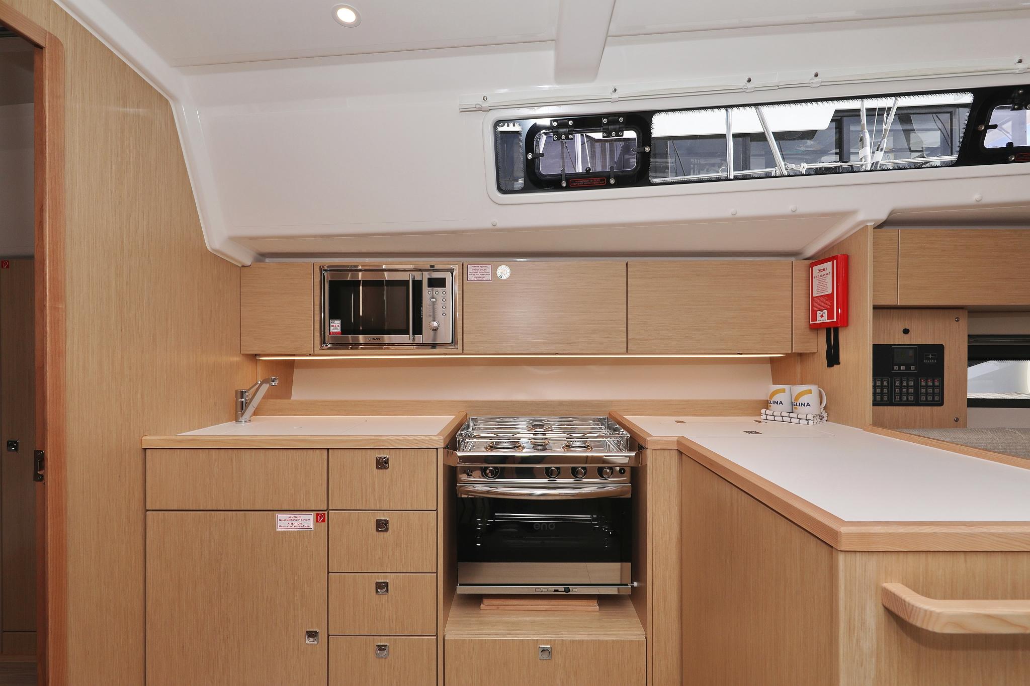 Bavaria C42, picture 22