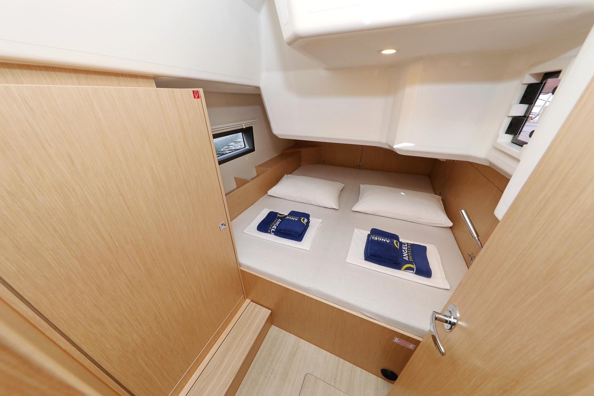 Bavaria C42, picture 24