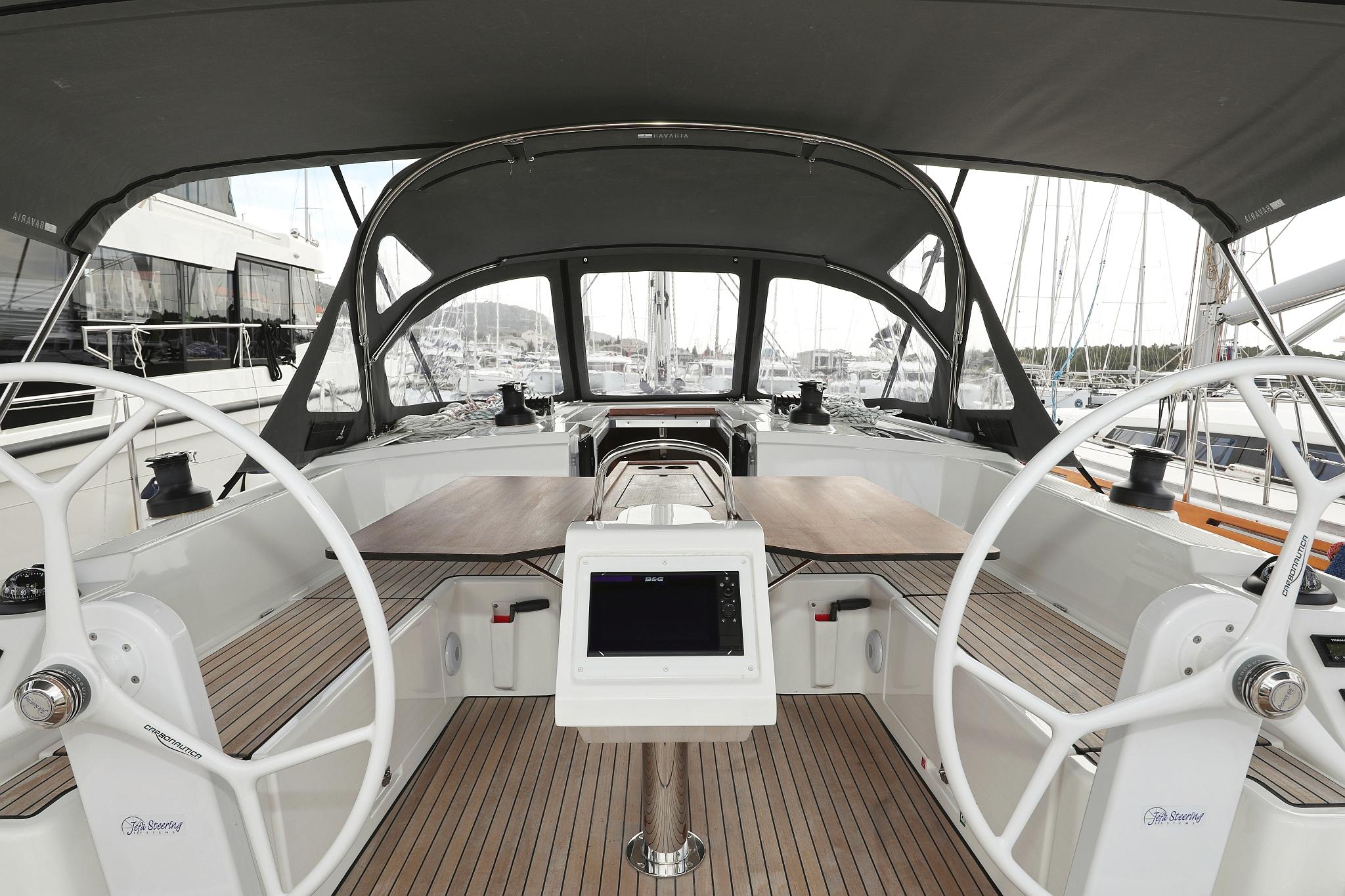 Bavaria C42, picture 6