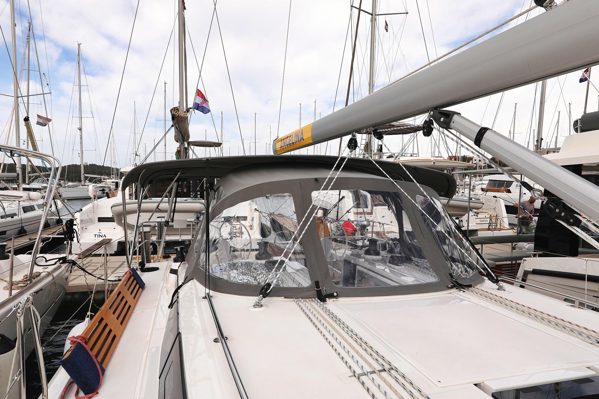 Bavaria C42, picture 12