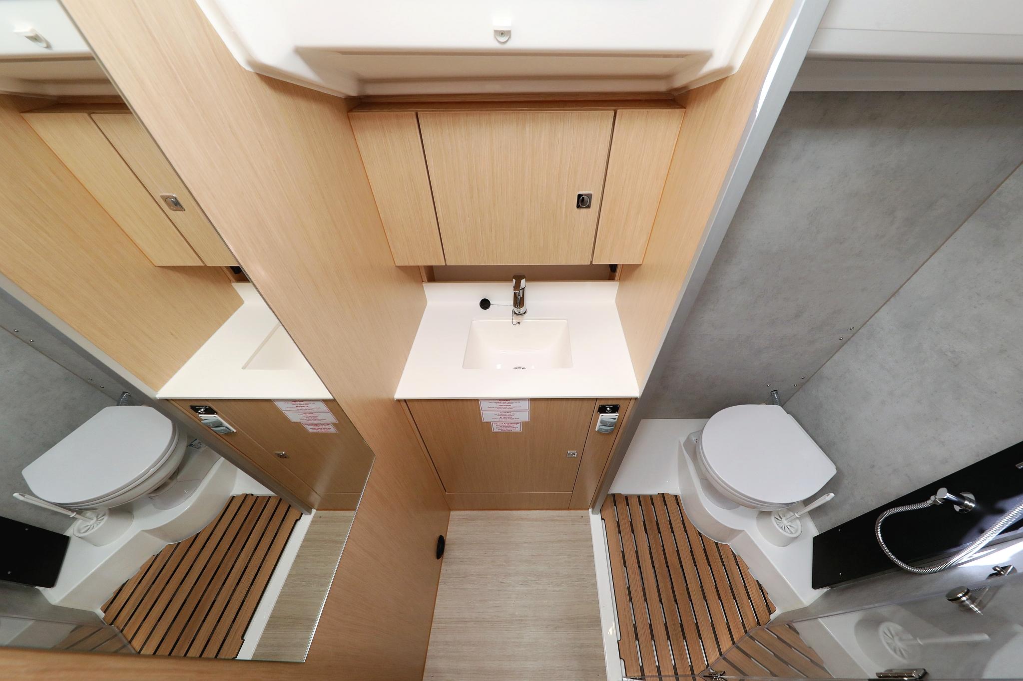 Bavaria C42, picture 36