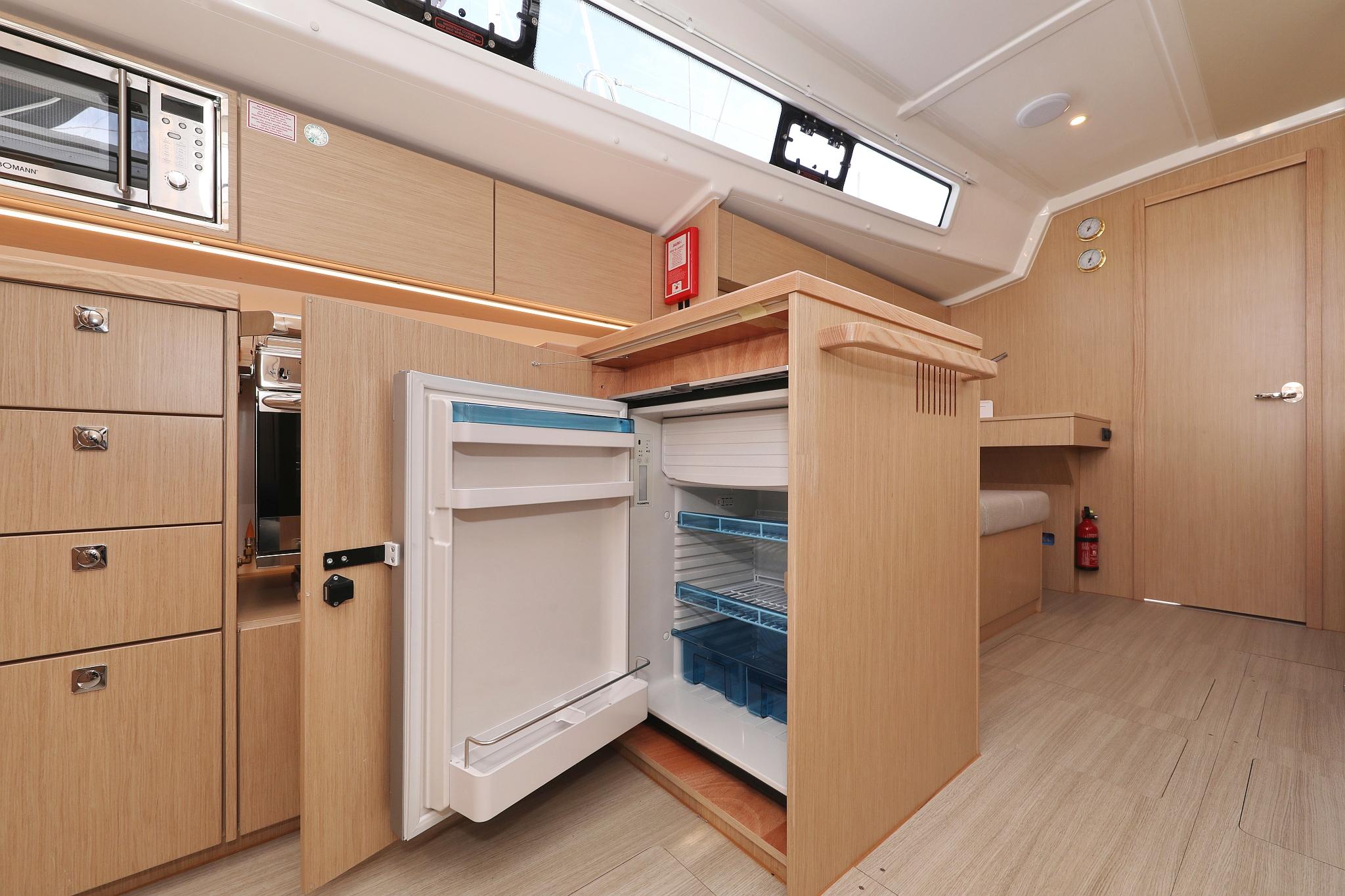 Bavaria C42, picture 43