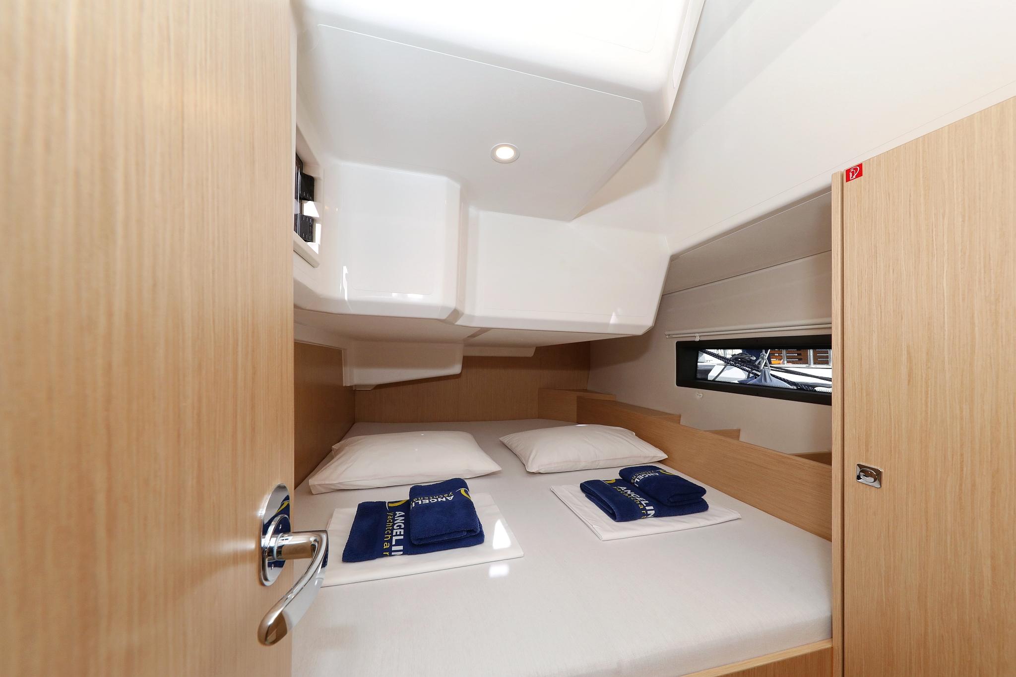 Bavaria C42, picture 27