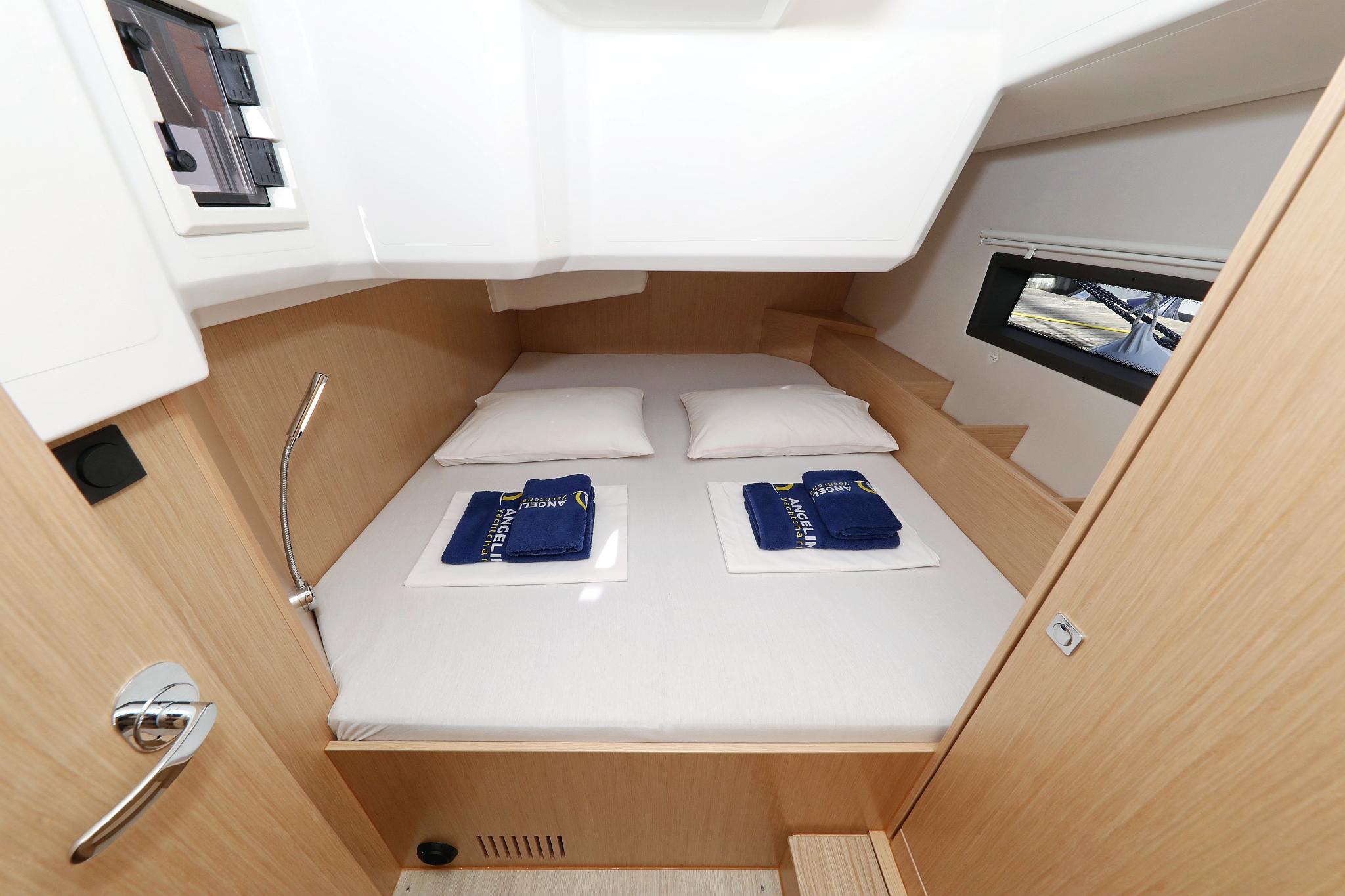 Bavaria C42, picture 28