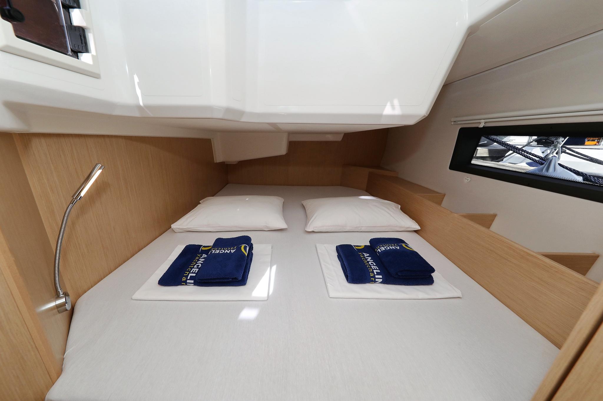 Bavaria C42, picture 29