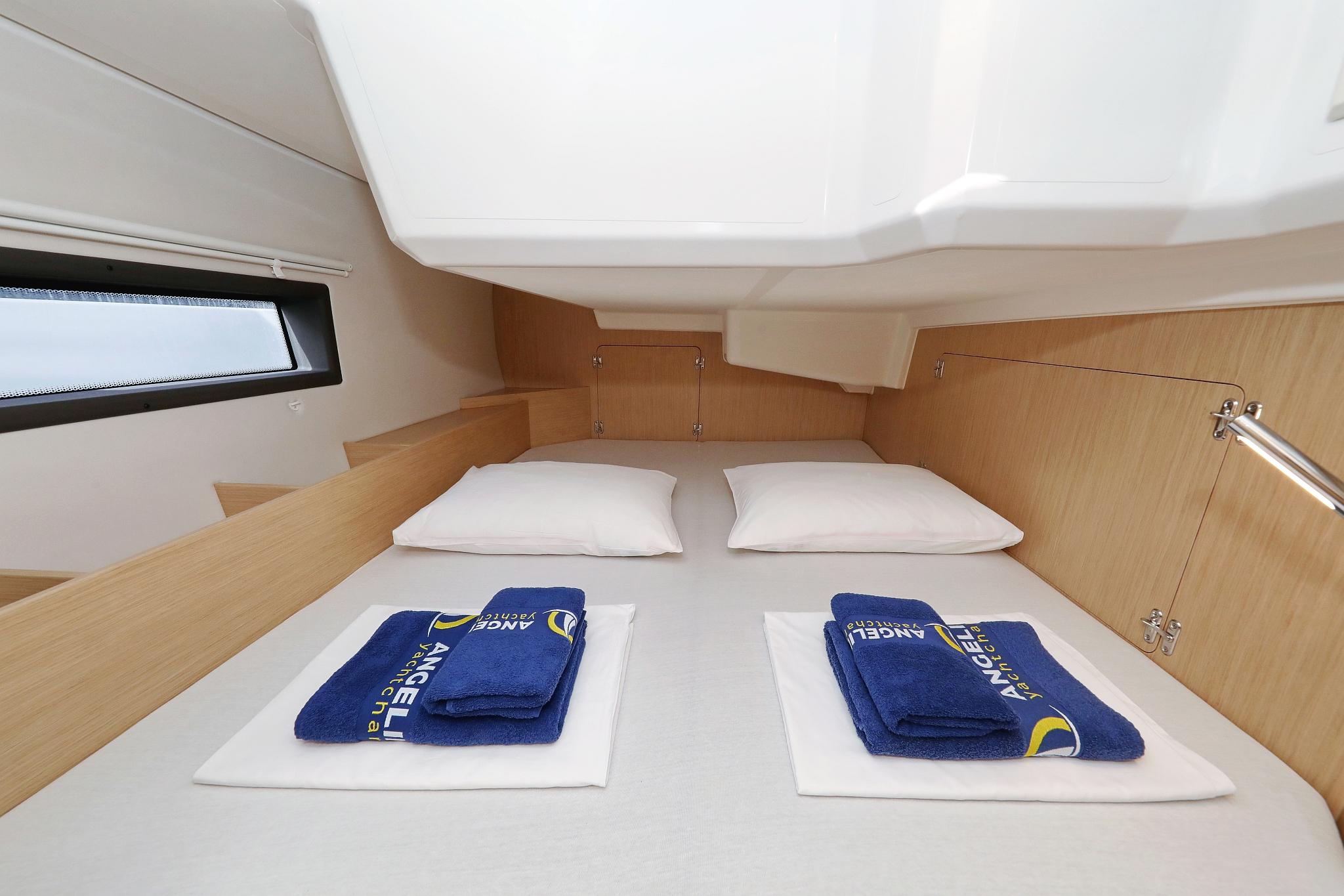 Bavaria C42, picture 26