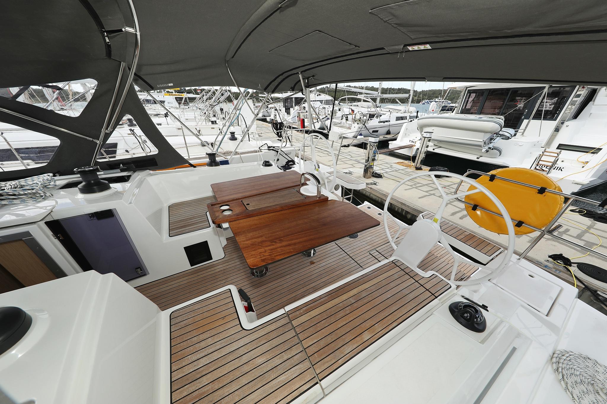 Bavaria C42, picture 7