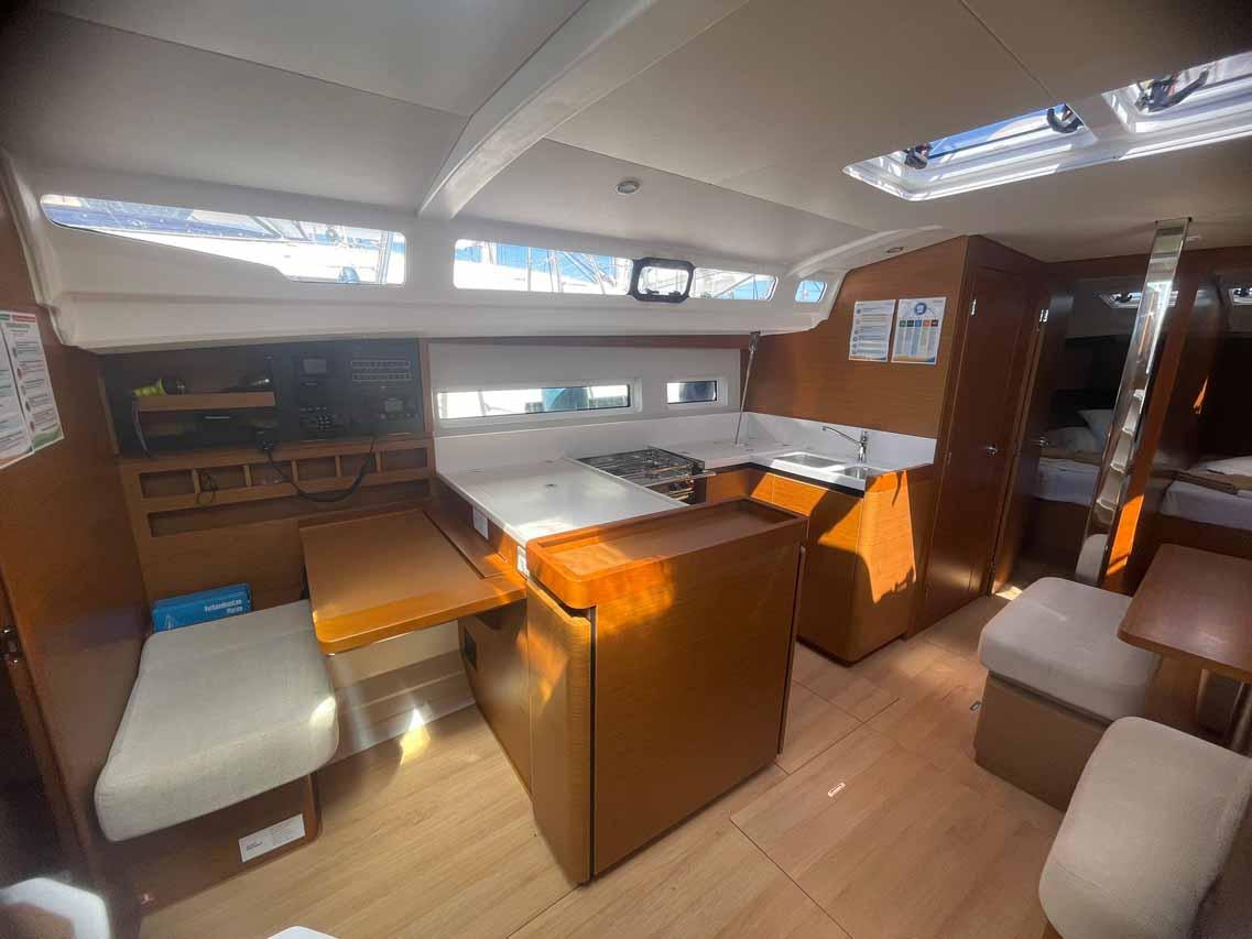 Sun Odyssey 440 - 4 cab., picture 5