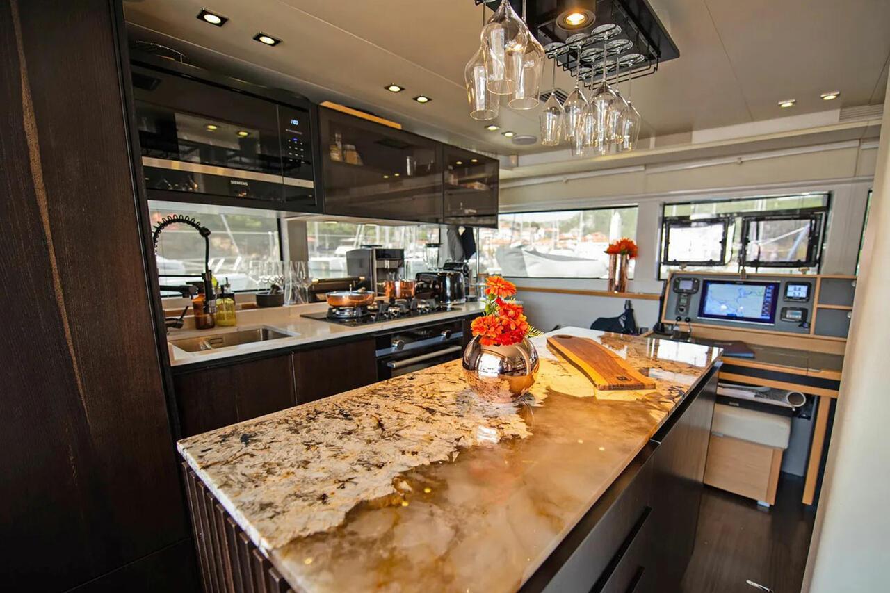 Lagoon 52 - 6 cab., picture 11