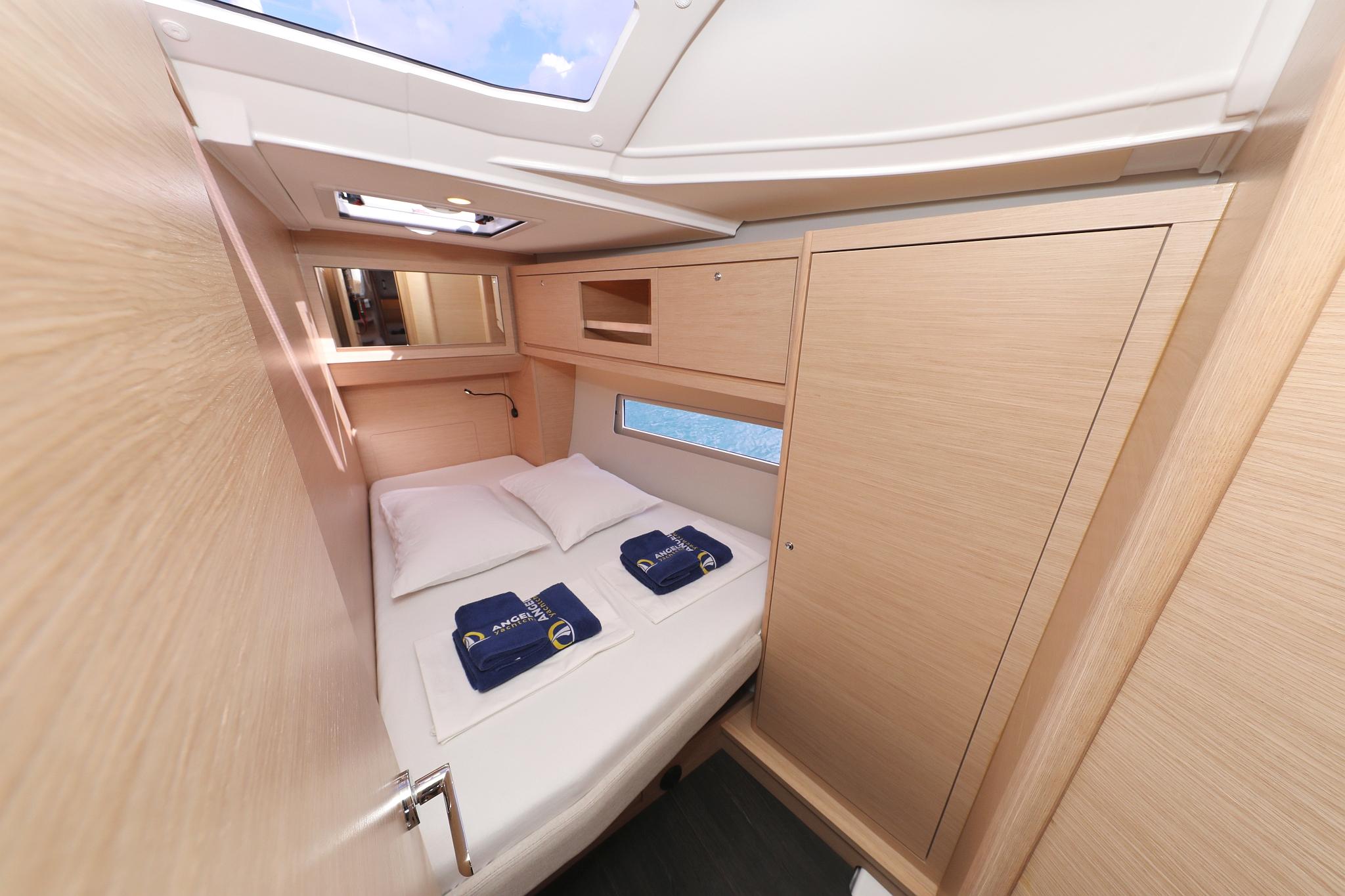 Dufour 470 - 5 cab., picture 32