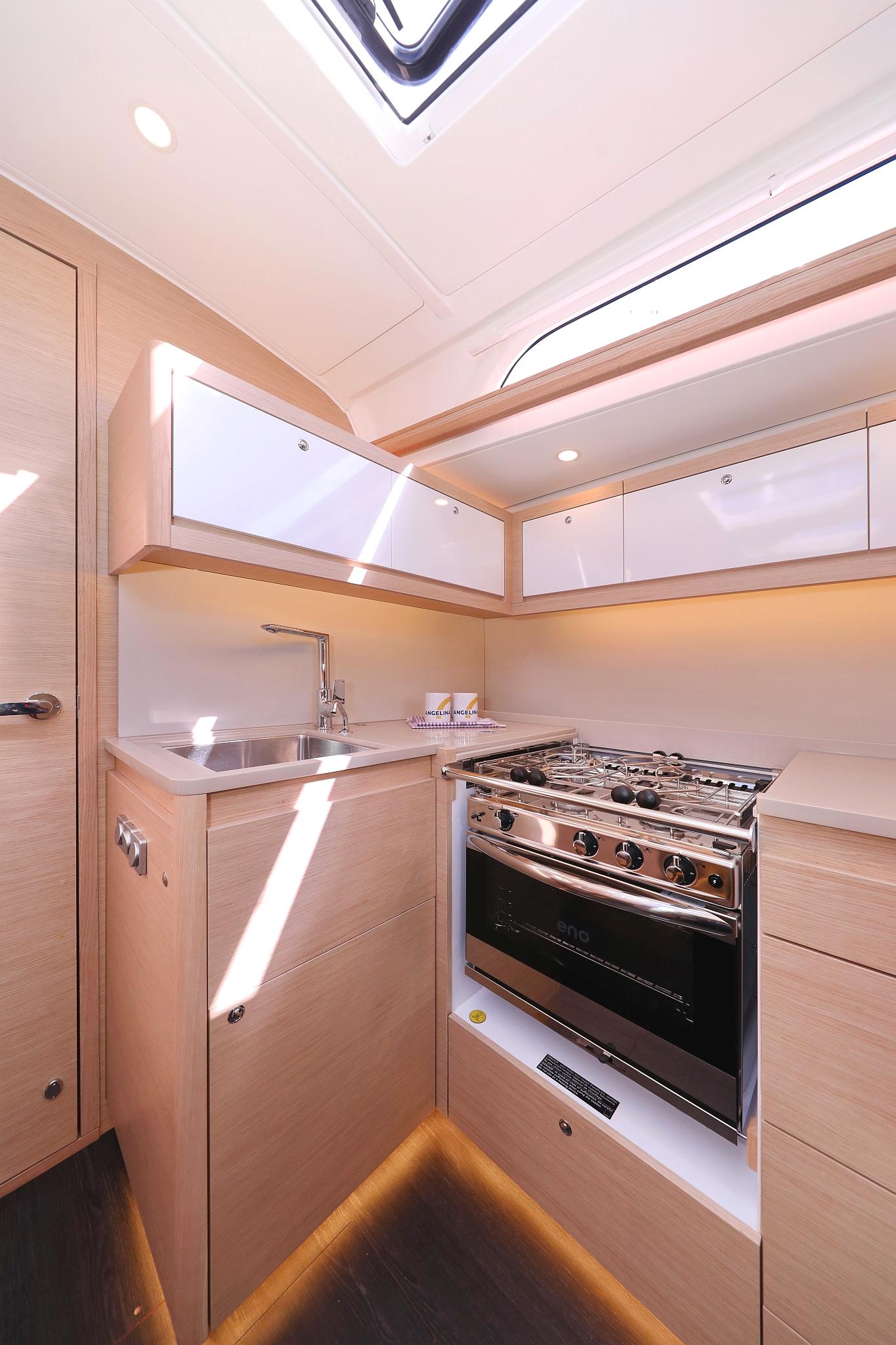 Dufour 470 - 5 cab., picture 41