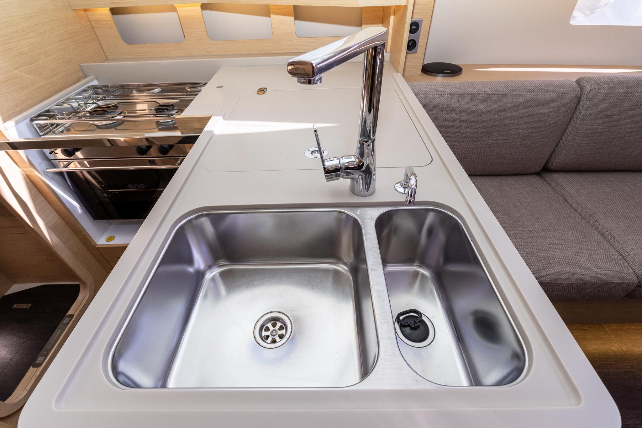 Dufour 37 - 3 cab., picture 34