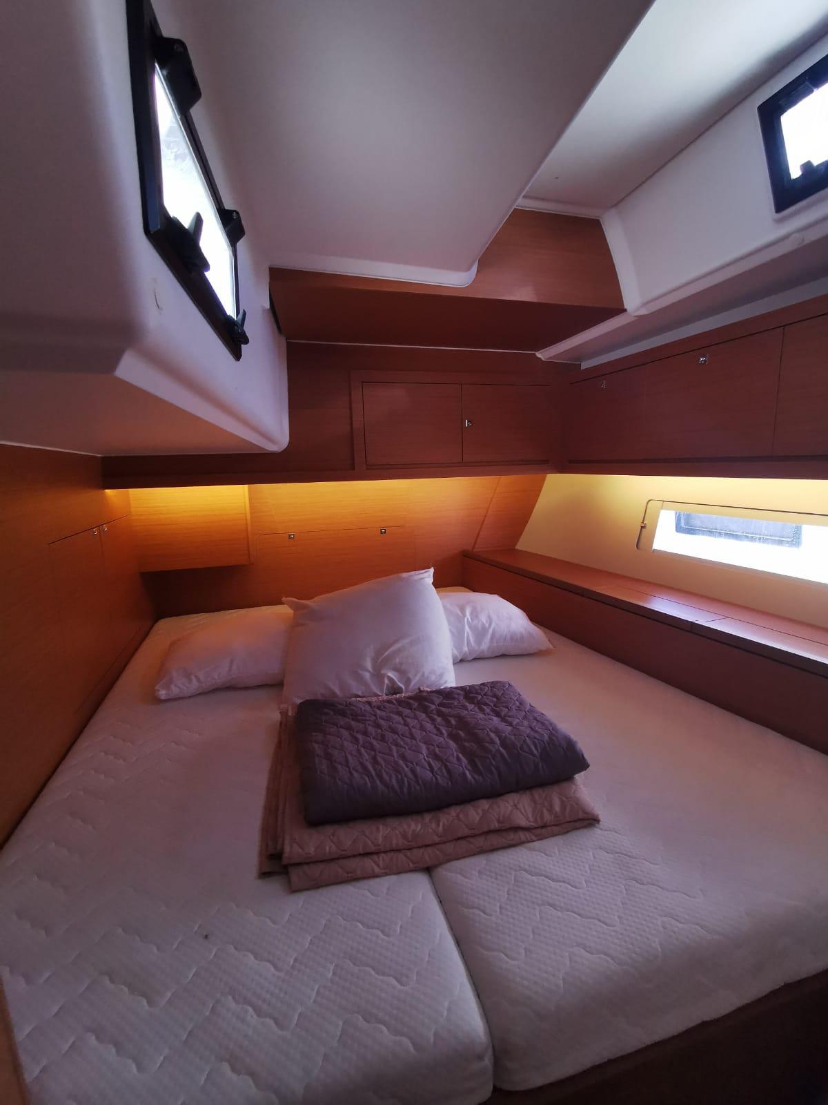 Dufour 470 - 4 + 1 cab., picture 4