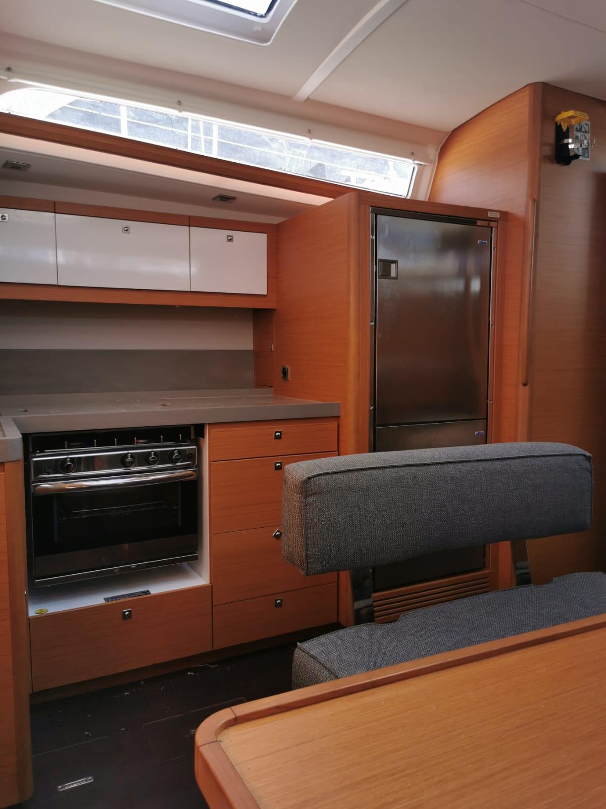 Dufour 470 - 4 + 1 cab., picture 5