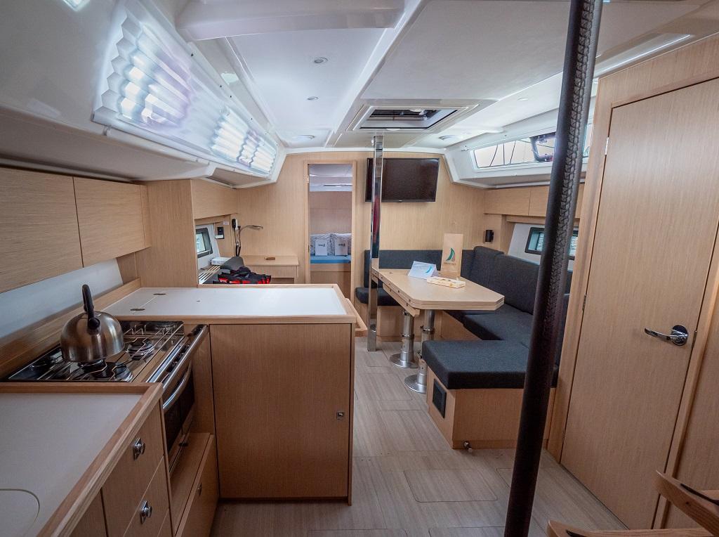 Bavaria C38, picture 17