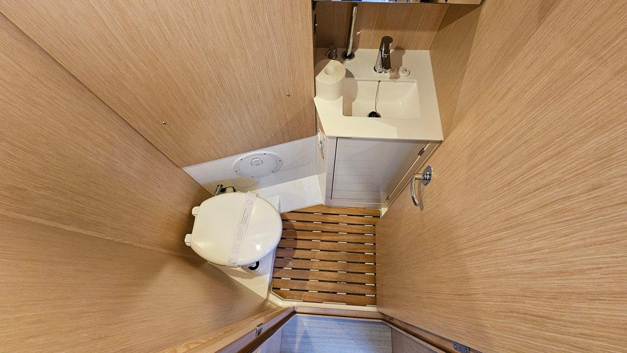 Bavaria C38, picture 33