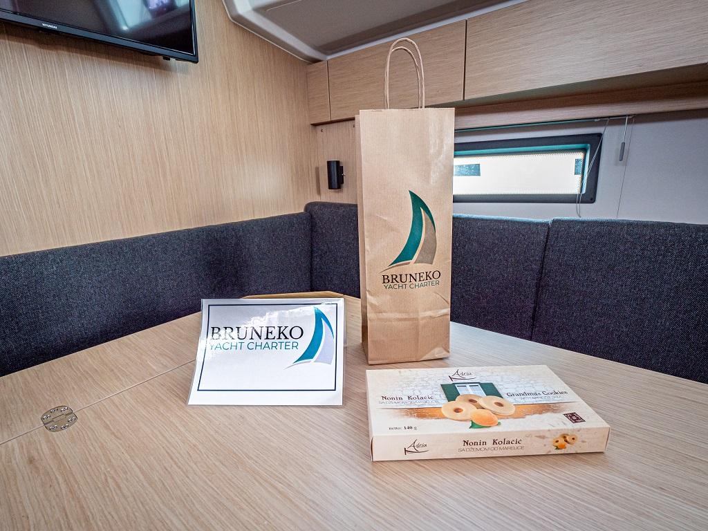 Bavaria C38, picture 22