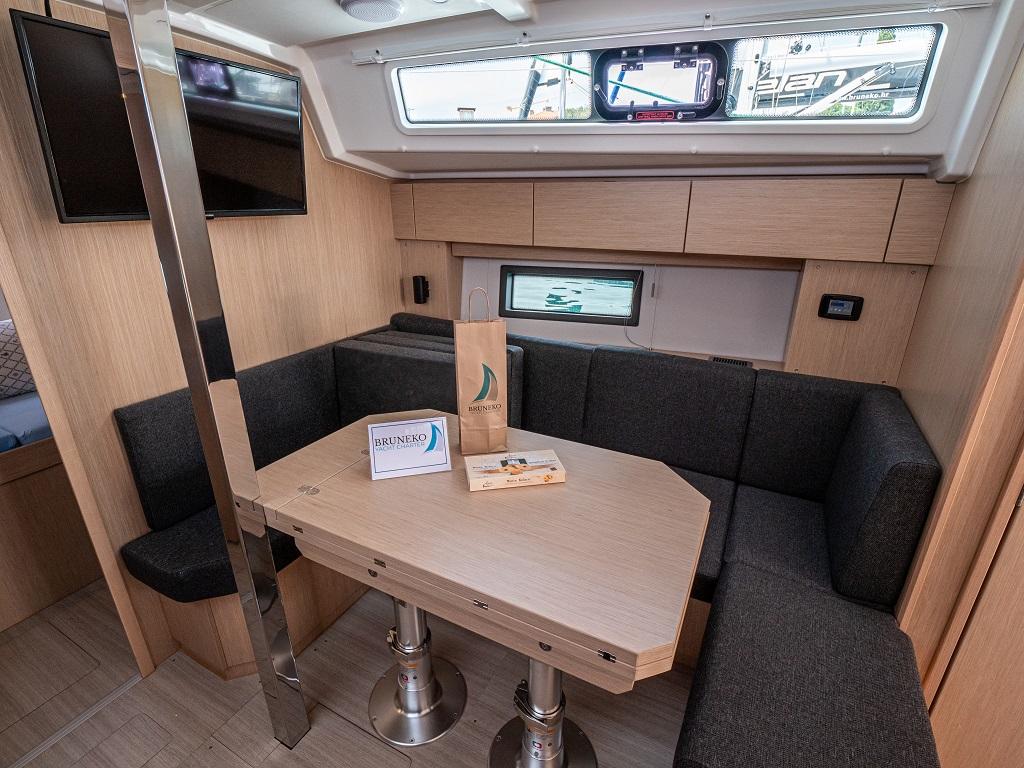 Bavaria C38, picture 21