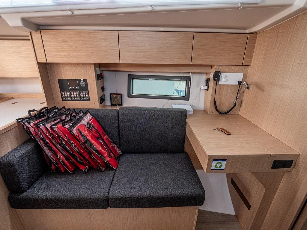 Bavaria C38, picture 23