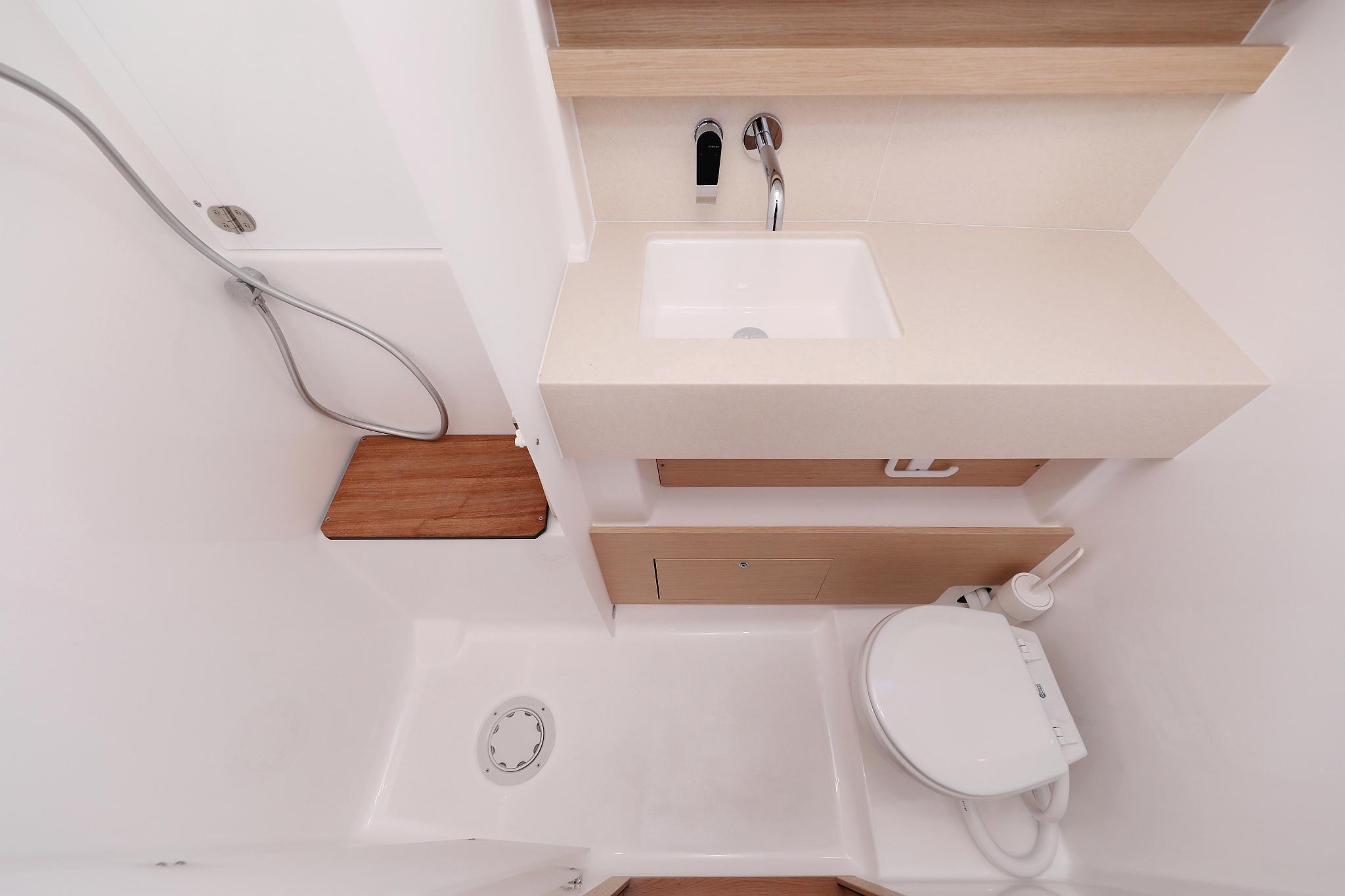 Dufour 470 - 5 cab., picture 37