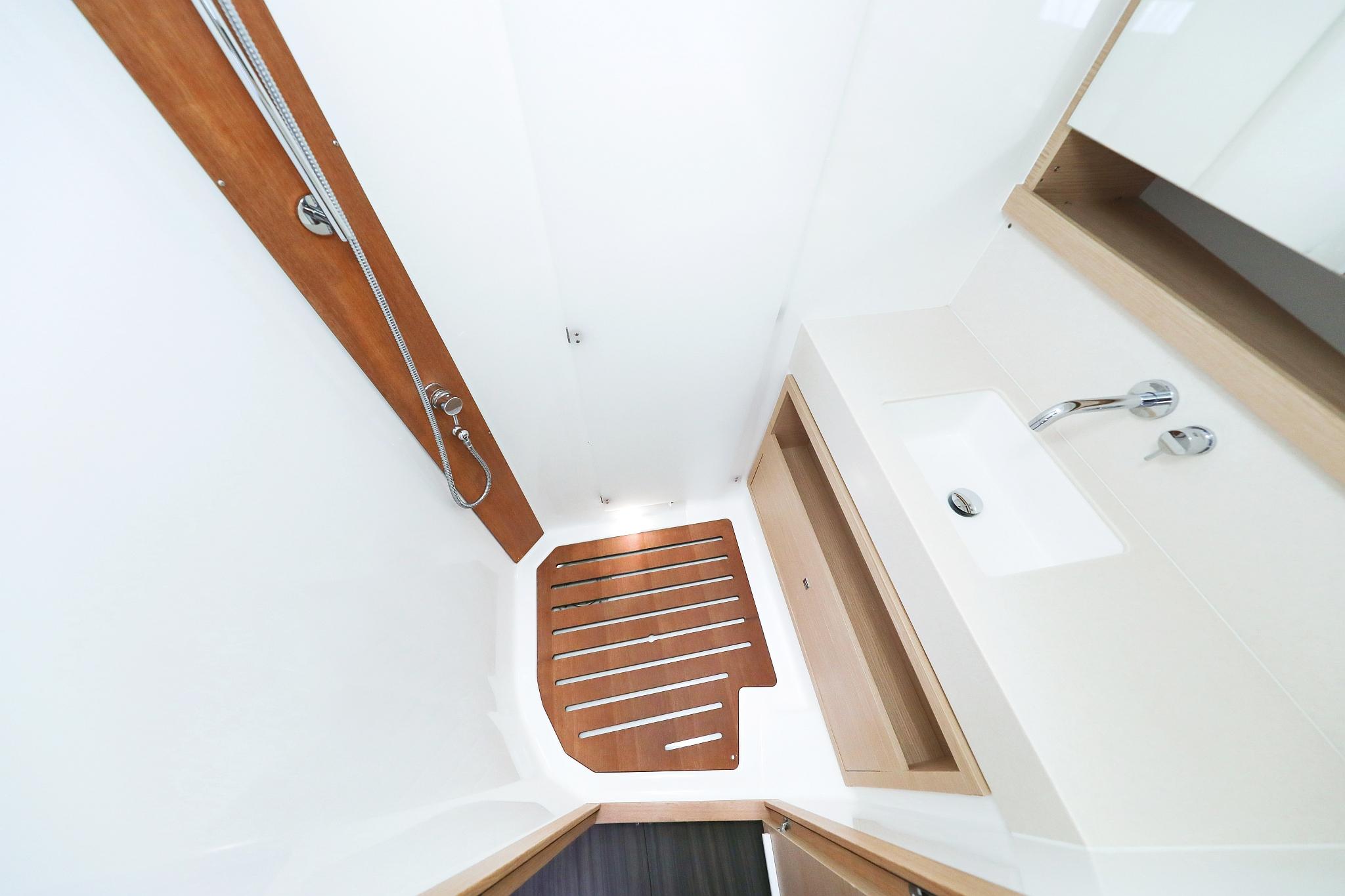 Dufour 470 - 3 cab., picture 21