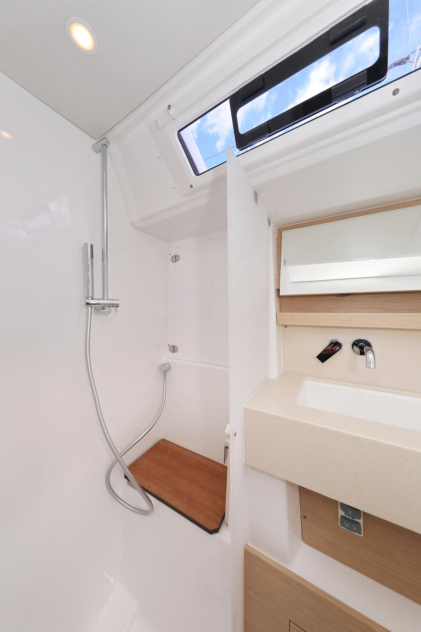 Dufour 470 - 3 cab., picture 19