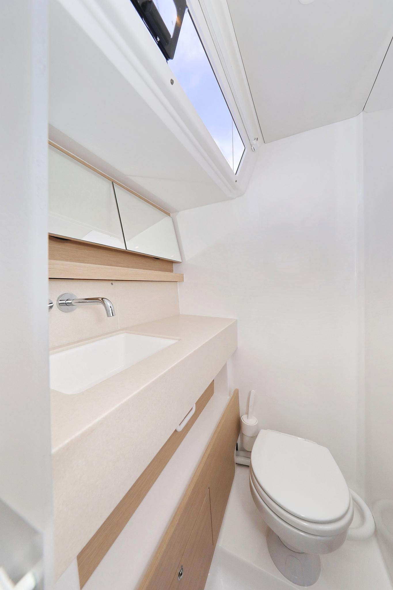 Dufour 470 - 3 cab., picture 17